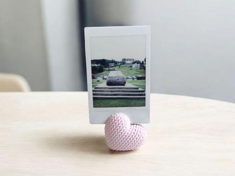 Knitted Heart Photo Stand, 3D printed